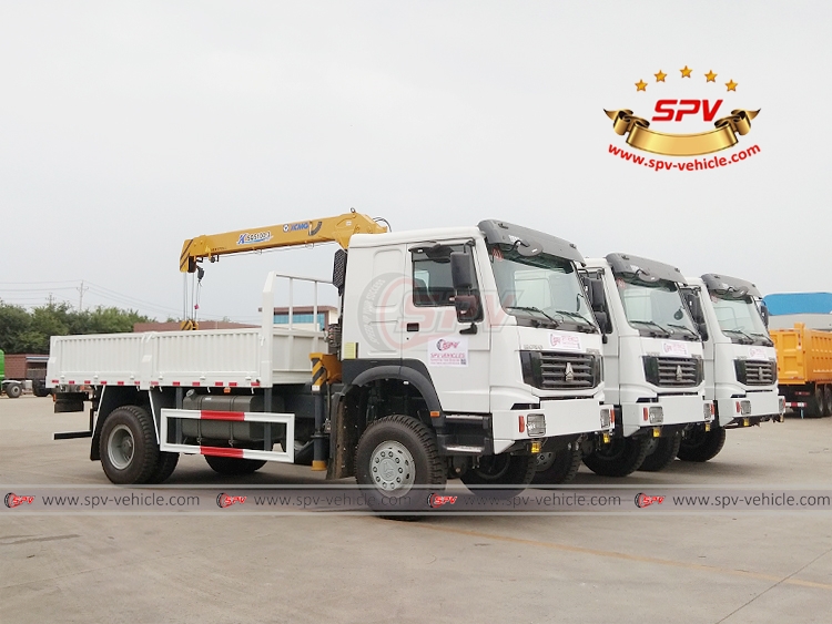 Off-road Telescopic Crane Truck Sinotruk (4 Ton)  - B - RF